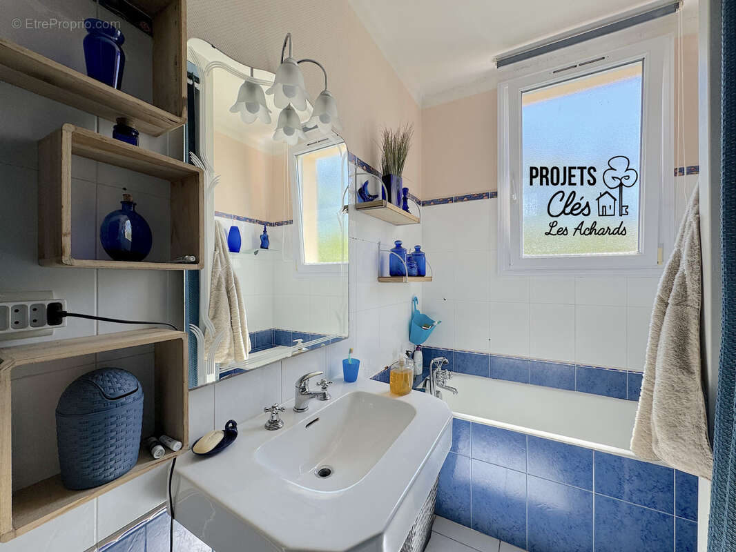 Maison à étage, 3 chambres, avec un grand garage - 540m2 de parcelle - photo 8