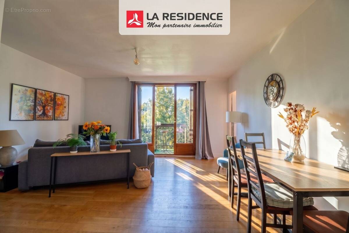 Appartement à MAREIL-MARLY