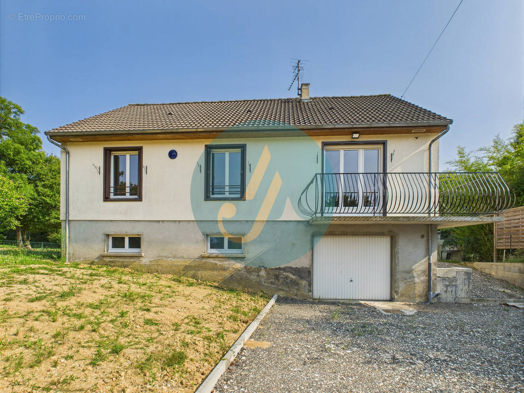 Maison à LA CHAPELLE-D&#039;ANGILLON