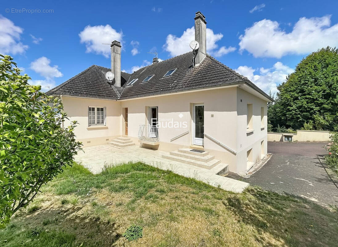 Maison à COUTANCES