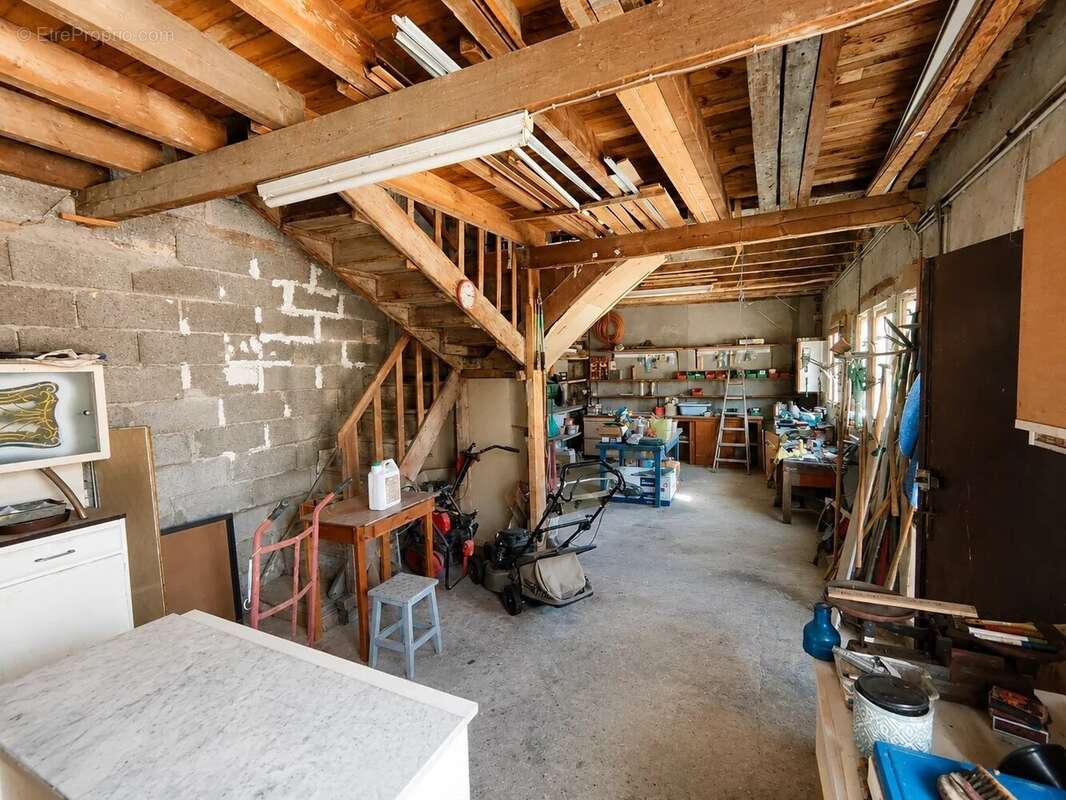  À Vendre – Maison énorme potentiel - photo 27