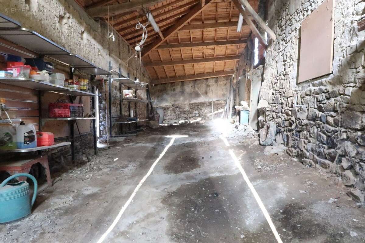 Maison à SAINT-MARTIN-LA-SAUVETE