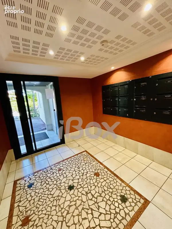 LA VALETTE - LES CRAUS - T2 de 42m2 avec terrasse, cave et parking - photo 9