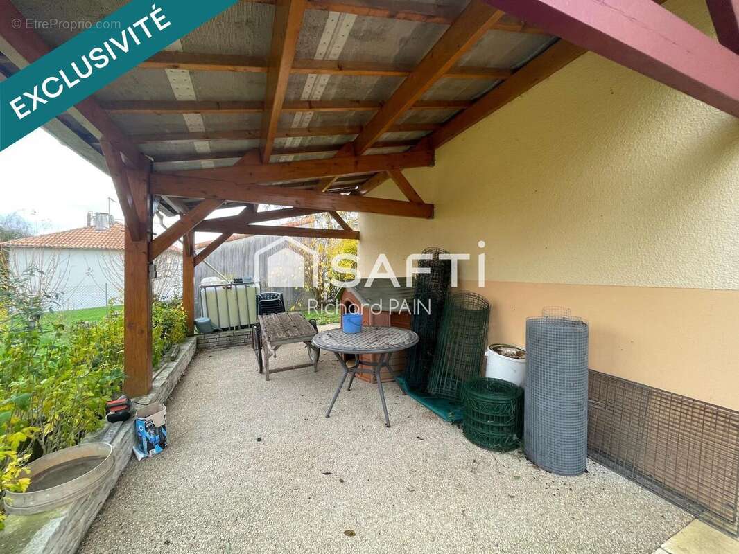Maison 95 m² à Le Vanneau-Irleau  - photo 8