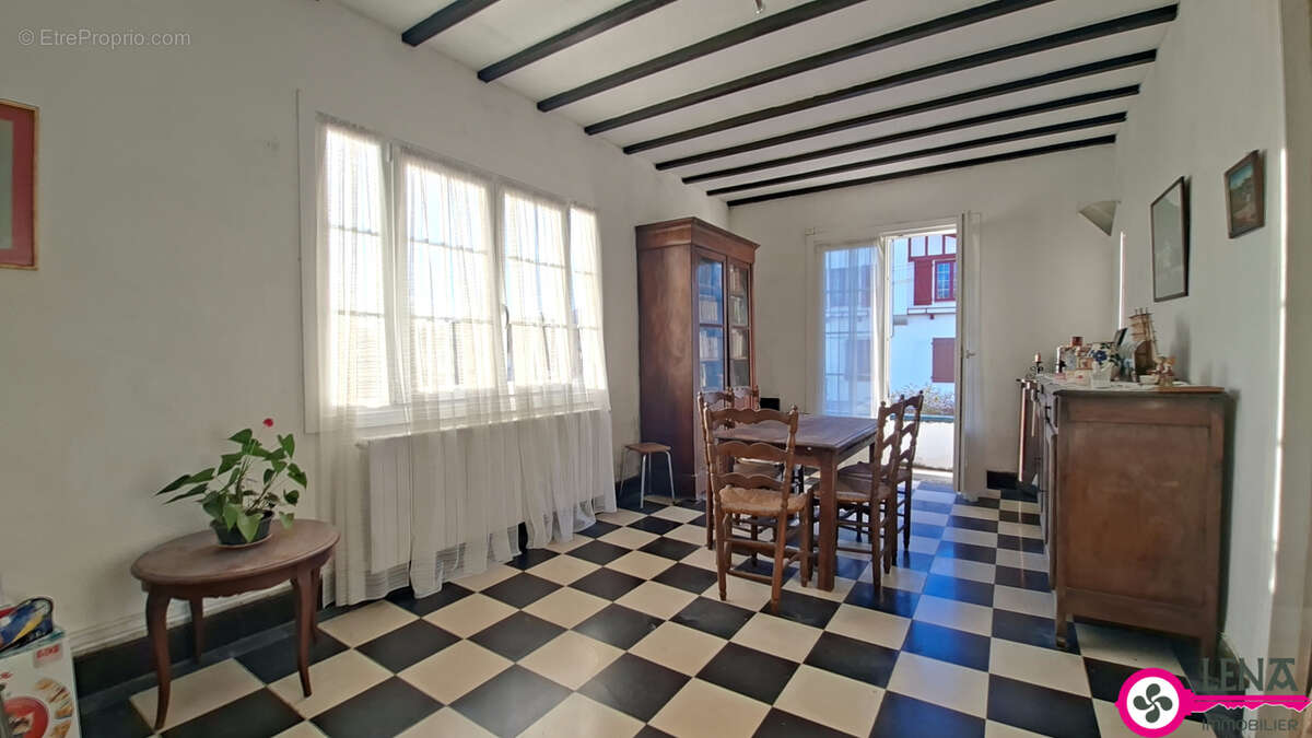Maison à CIBOURE