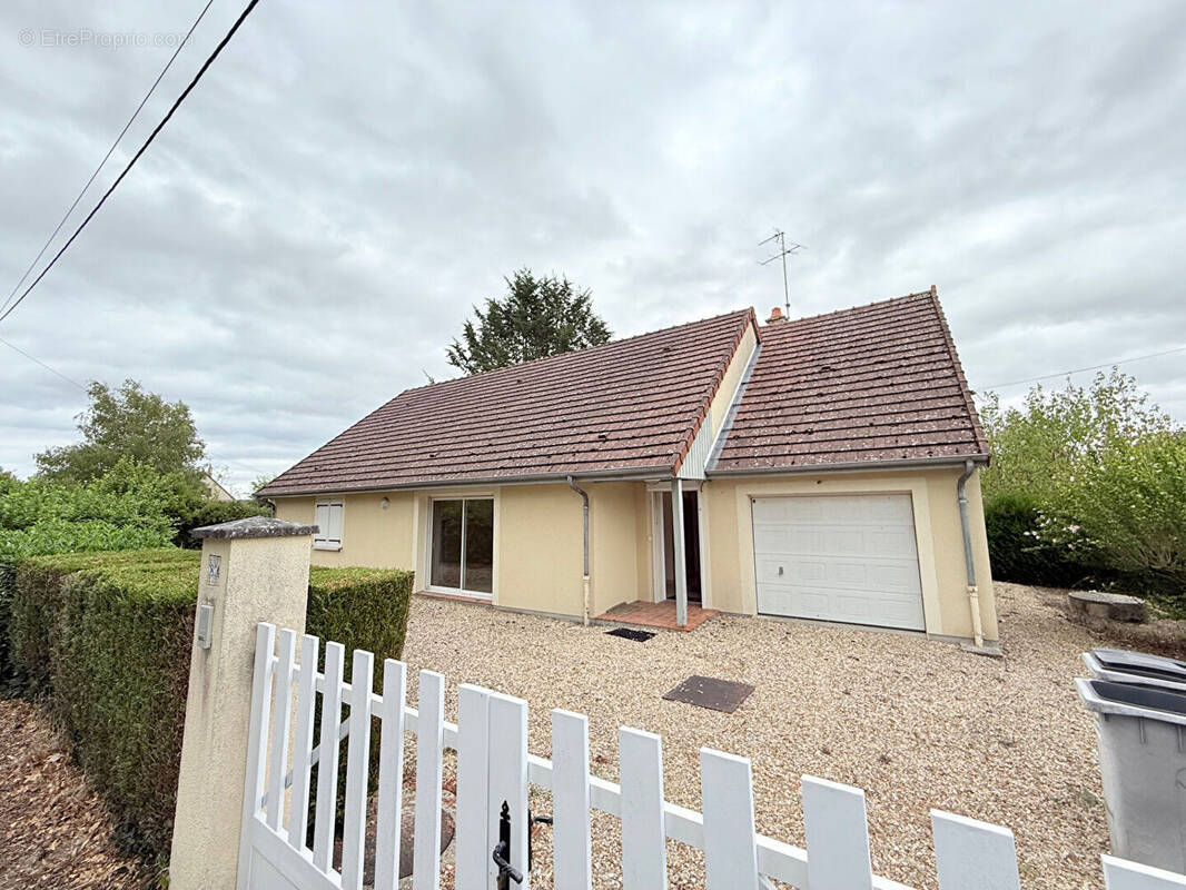 Maison à MEHUN-SUR-YEVRE