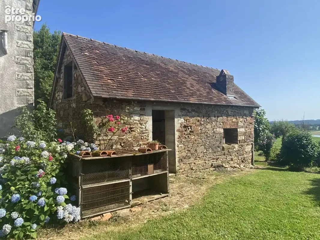 Propriete a renover avec terrain - photo 10