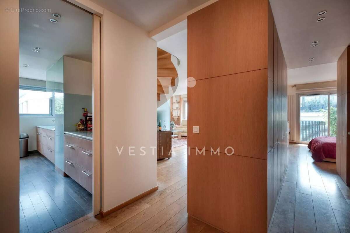 Appartement à NEUILLY-SUR-SEINE