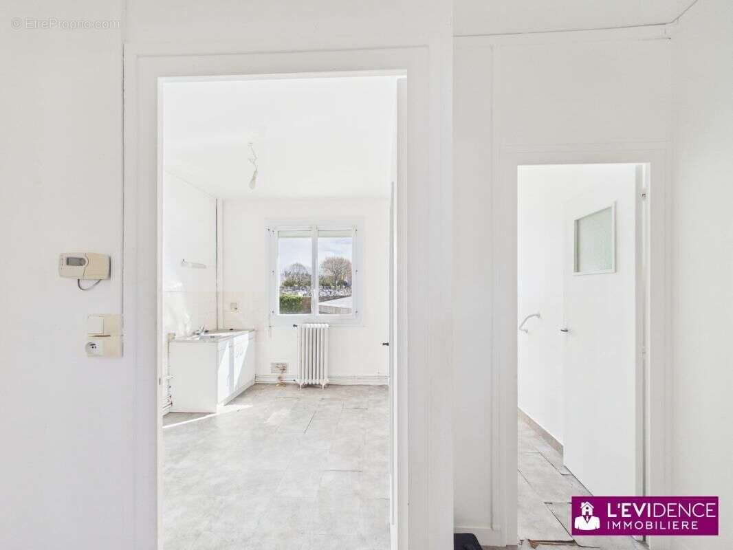 Appartement 68 m² à Saint-Nazaire  - photo 4