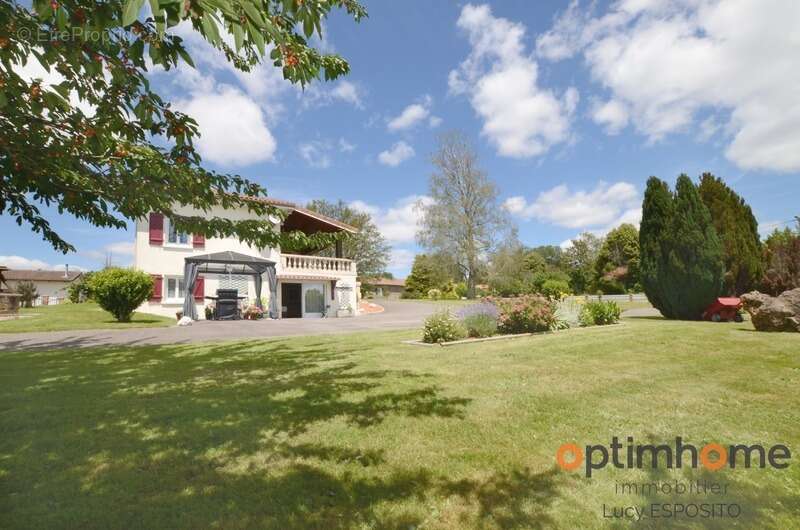  Propriété exceptionnelle avec étang privé sur plus de 1,7 hectare – Mazerolles, Charente  - photo 59