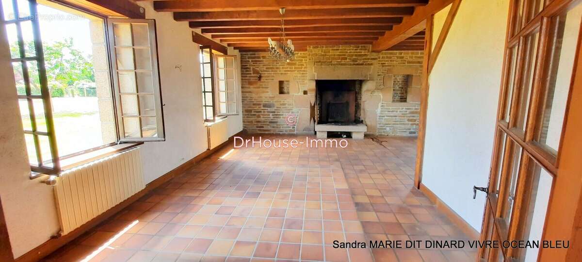 Maison 198 m² à Saint-Hilaire-Du-Harcouet  - photo 6