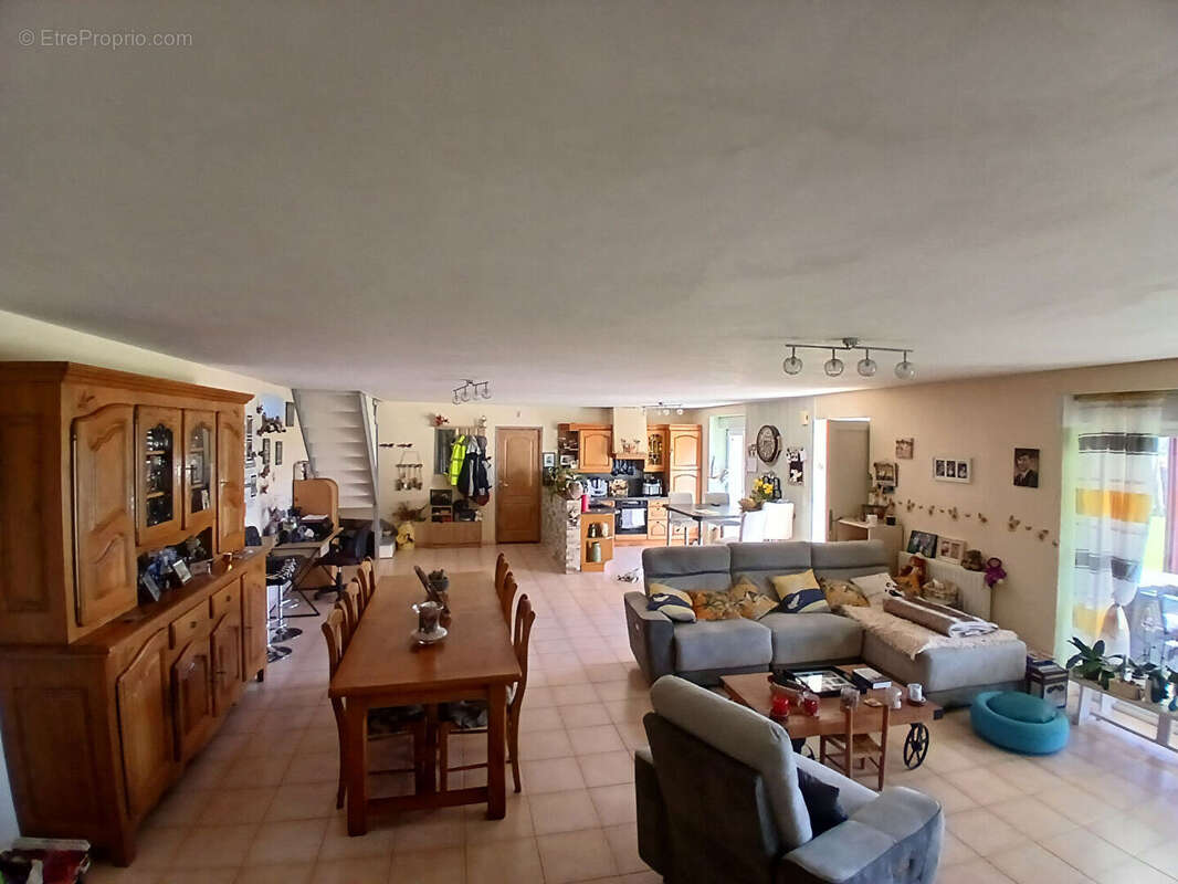 Maison à ARQUENAY