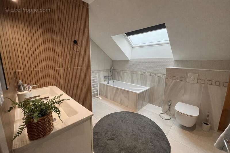 Maison contemporaine 2024 MEUCON – DPE A/A – Tout à pied, confort et prestations de qualité - photo 9
