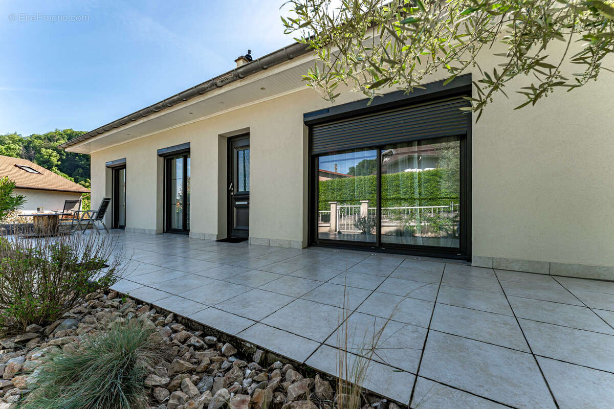Maison à MAUBEC