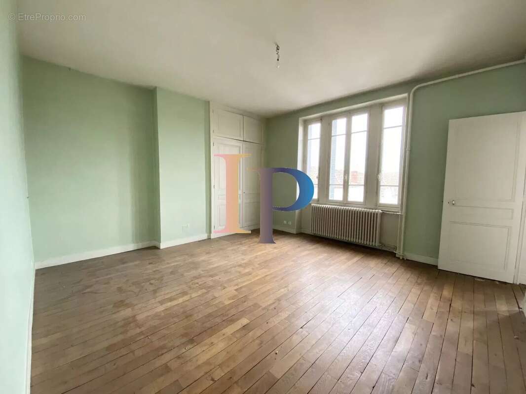 Maison à LA CLAYETTE