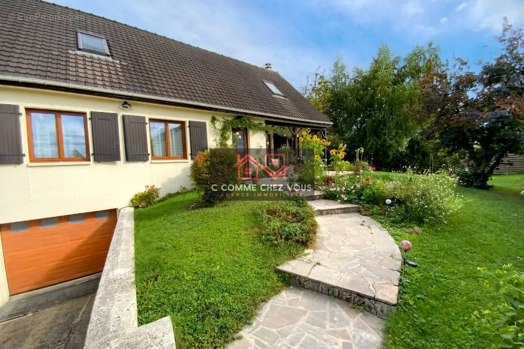 Maison à OZOIR-LA-FERRIERE