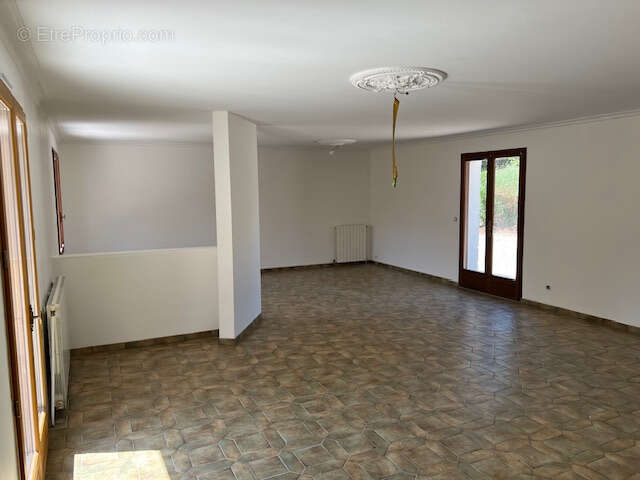 Pavillon familial avec jardin et garage à cognac - photo 3