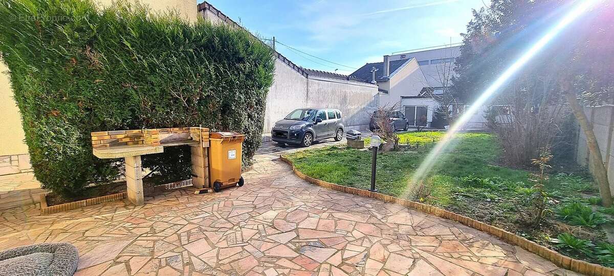 Maison à LIVRY-GARGAN