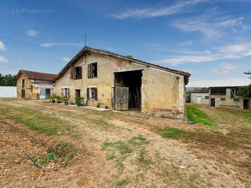 Dpt Gers (32), à vendre BERNEDE Grande maison ancienne de 500 m² habitables à rénover sur 2,5 hectares de terrain, au calme - photo 20
