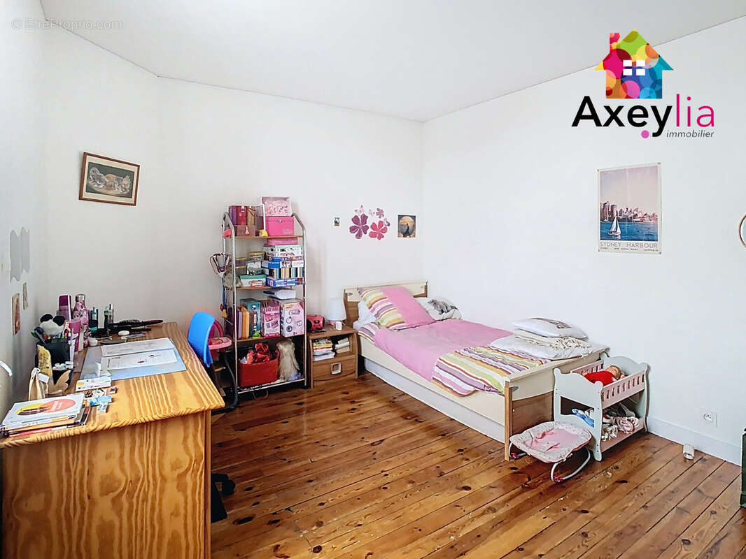 Appartement à LE COTEAU