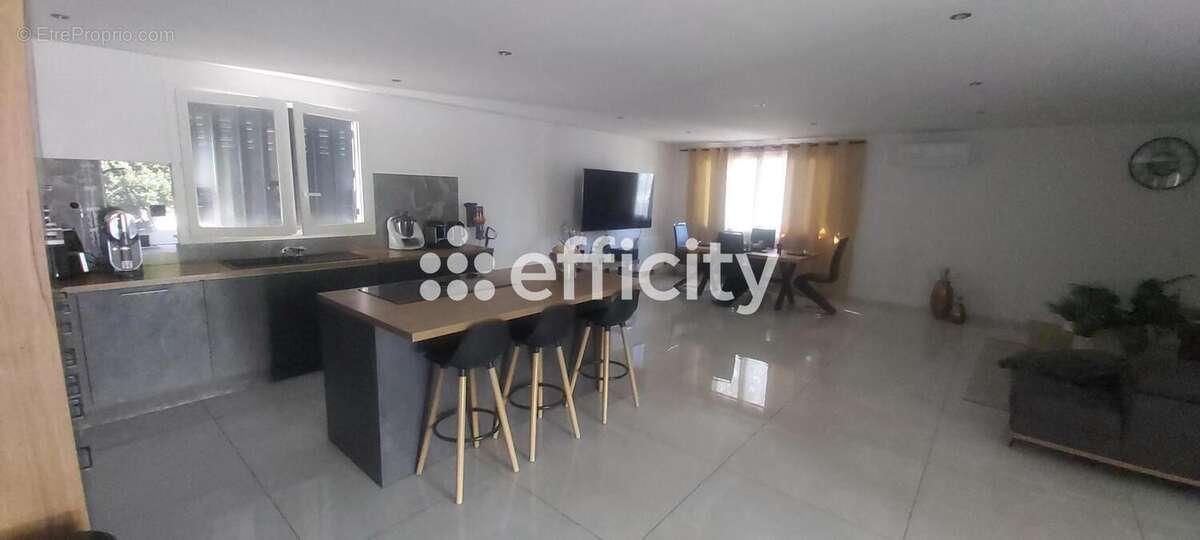 Maison à VAULX-EN-VELIN