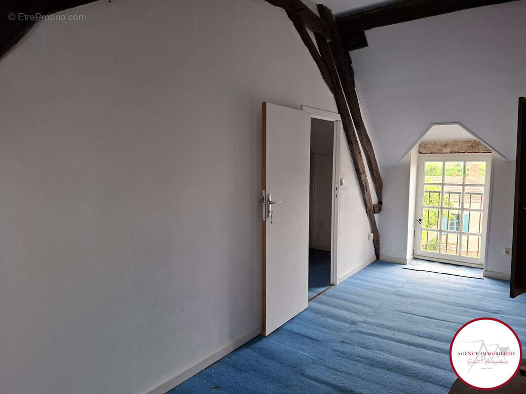 Maison à BRUERE-ALLICHAMPS