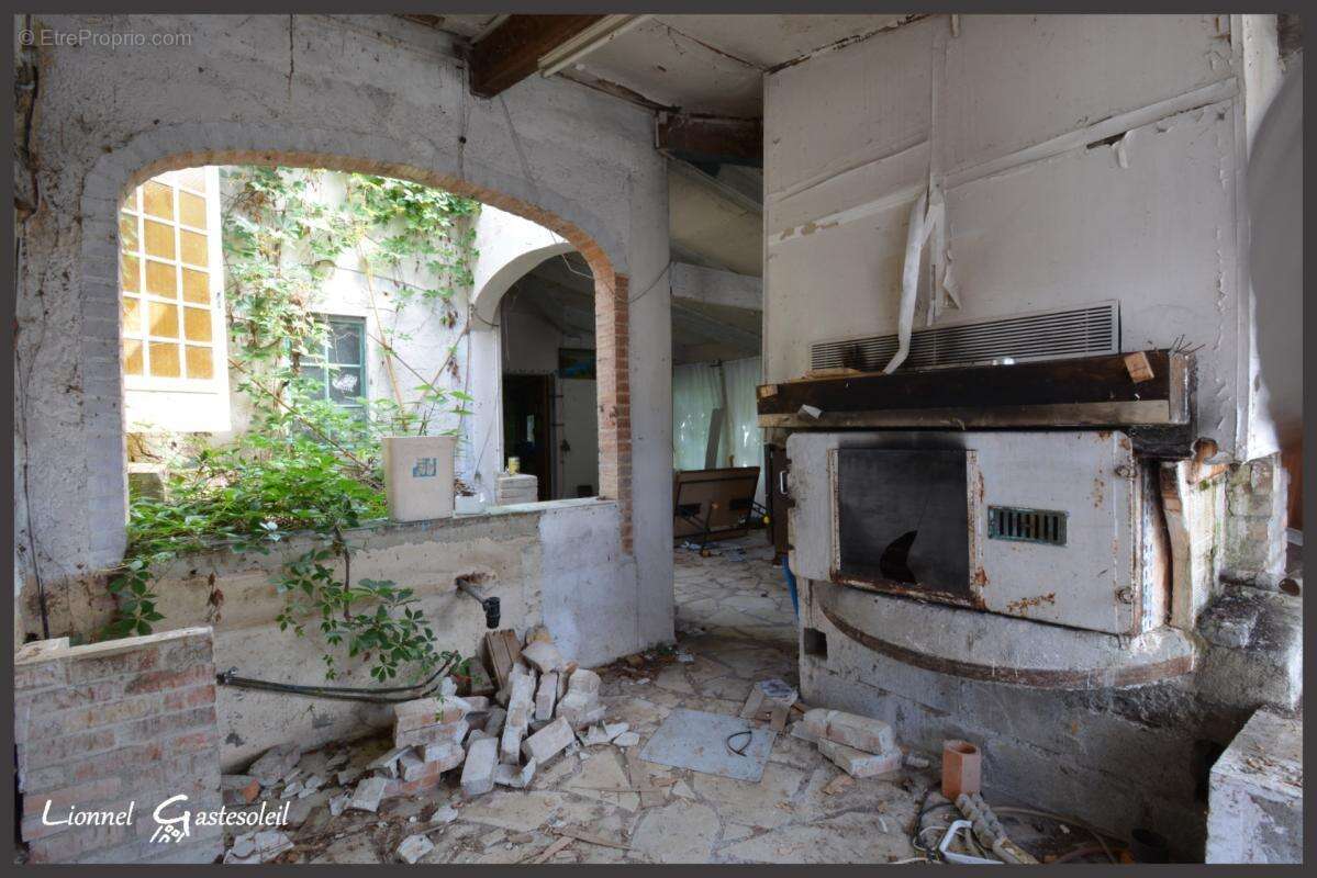 Ensemble deux maisons à rénovées en integralité à vendre avec terrain sur la communes  LIGUEUX (33) - photo 5
