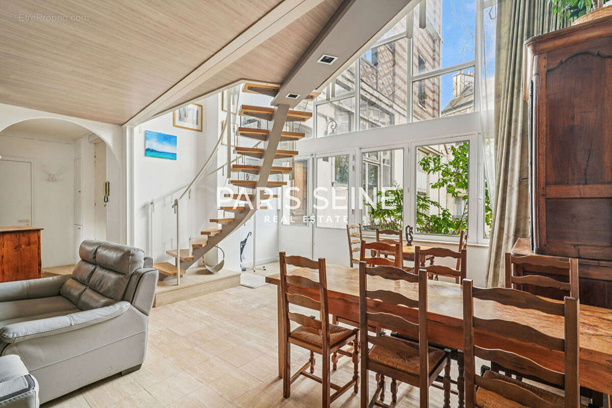 Appartement à PARIS-6E