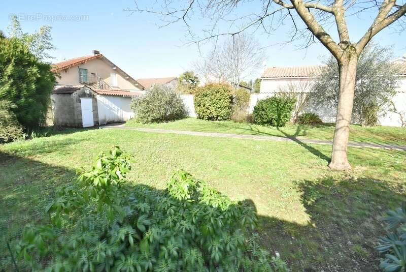 Maison de ville à vendre 6 pièces  (167 m2) 4 chambres, 2 s d'eau, 2 WC. 1 Garage et un jardin - photo 5