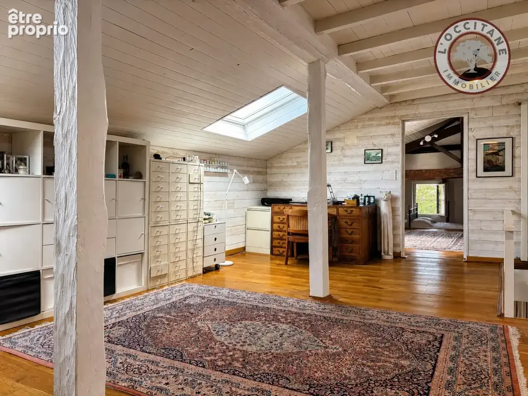 Maison de caractère avec piscine, dépendances et 2,4 hectares - photo 5