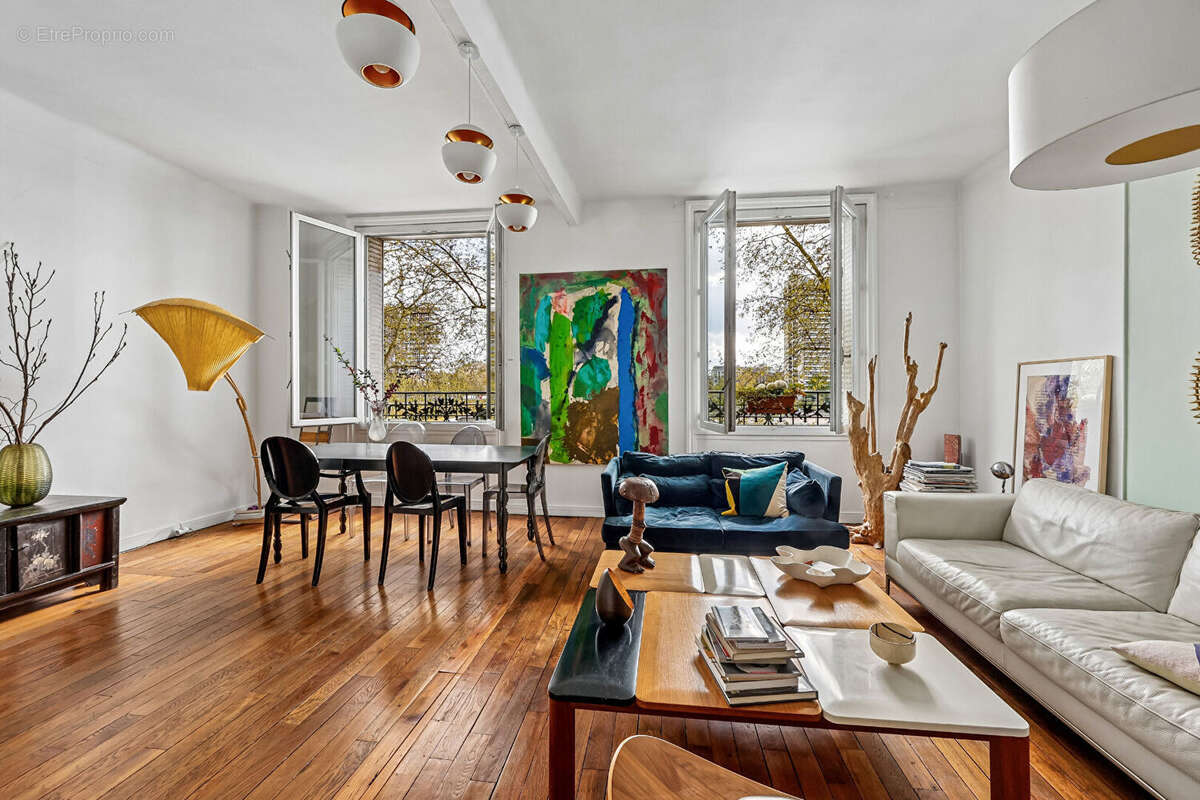 Appartement à PARIS-16E