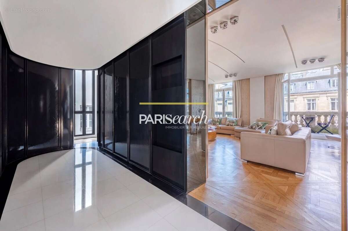 Appartement à PARIS-16E