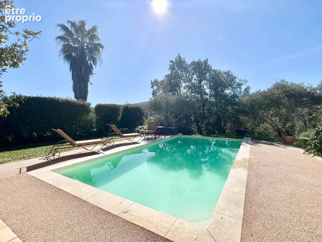 GOLF DE BARBAROUX Villa de plain-pied sur 1 648 m² de terrain avec piscine - photo 9