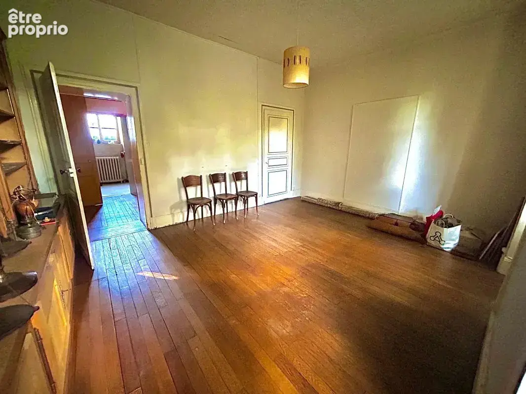 Opportunité rare pour professionnels — Bâtiment de caractère de 450 m² sur 3 niveaux avec jardin de 1 000 m² - photo 4