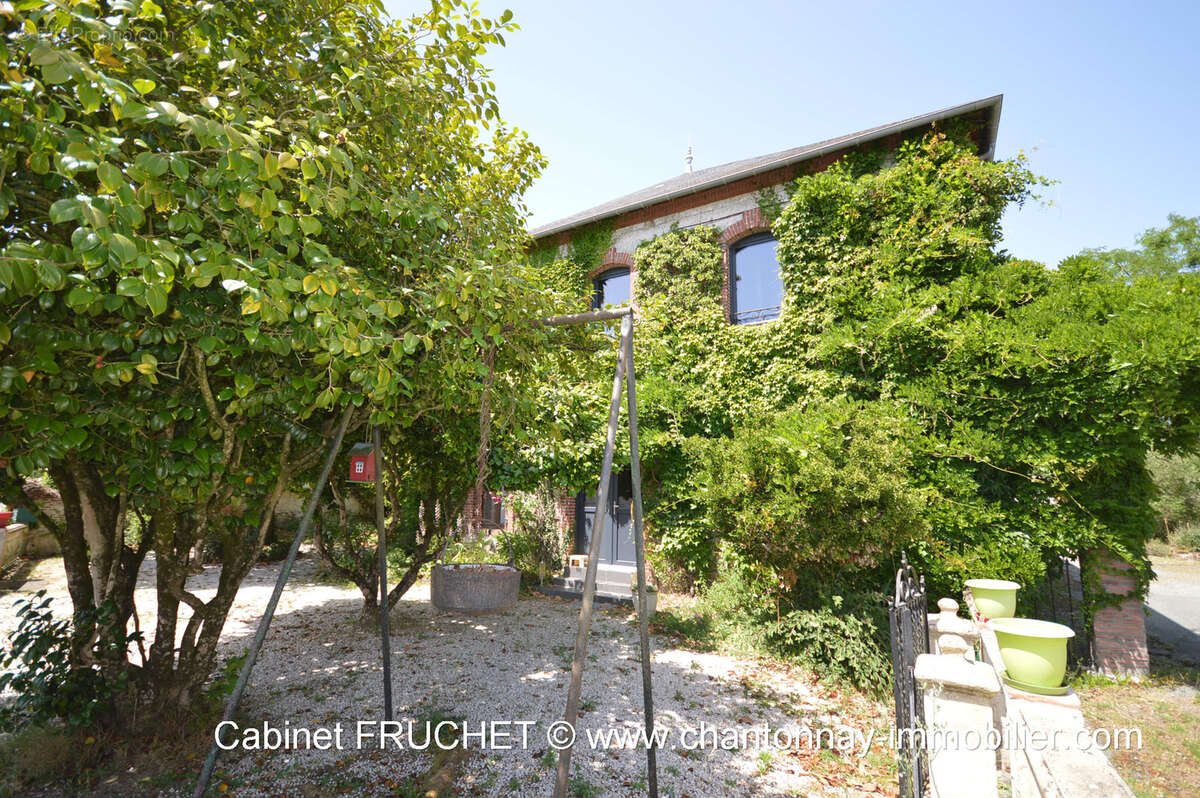Maison à LES HERBIERS