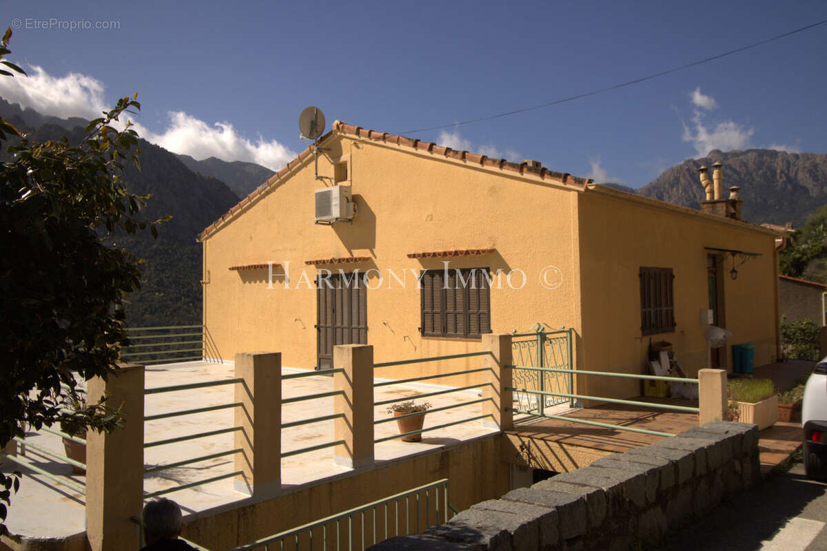 Exclusivité : Immeuble Ota  Vue Montagne Imprenable Fort Potentiel Locatif - photo 2