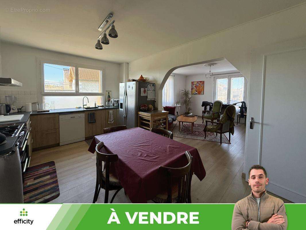 Maison à MOUSSAC
