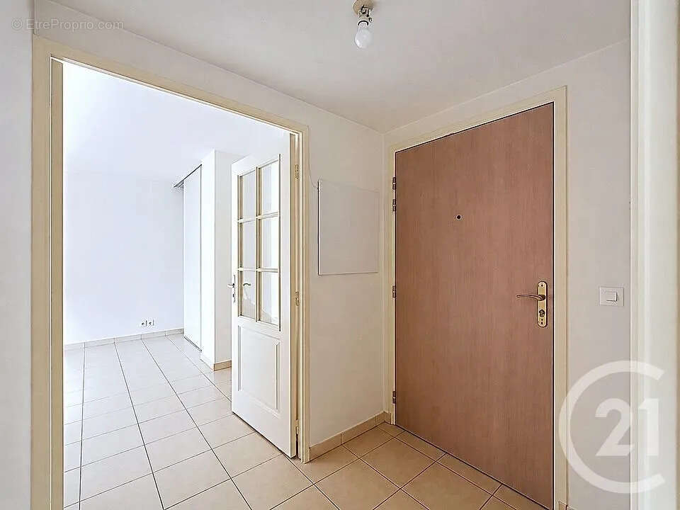 Appartement à COMBS-LA-VILLE