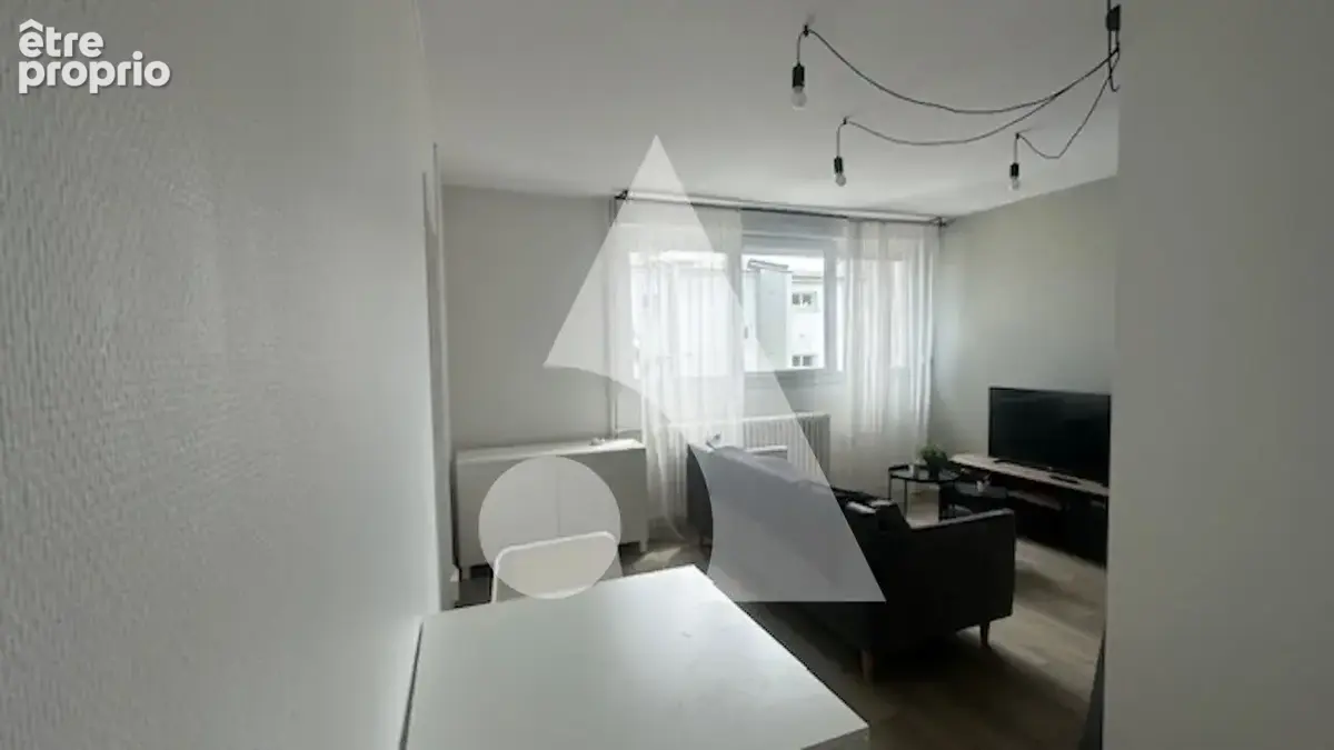 Appartement Niort 1 pièce(s) 33 m2 - photo 2