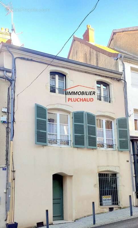 Maison à LA CLAYETTE