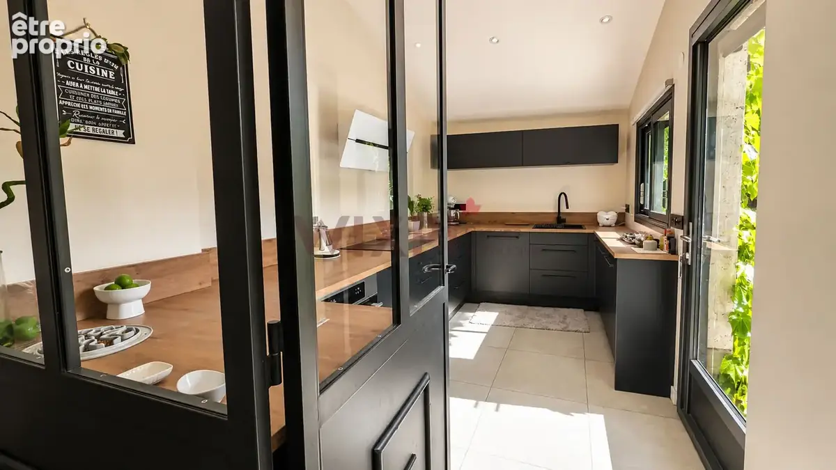 Maison Romans-Sur-Isère 5 pièces 165 m2, 4 chambres. - photo 5