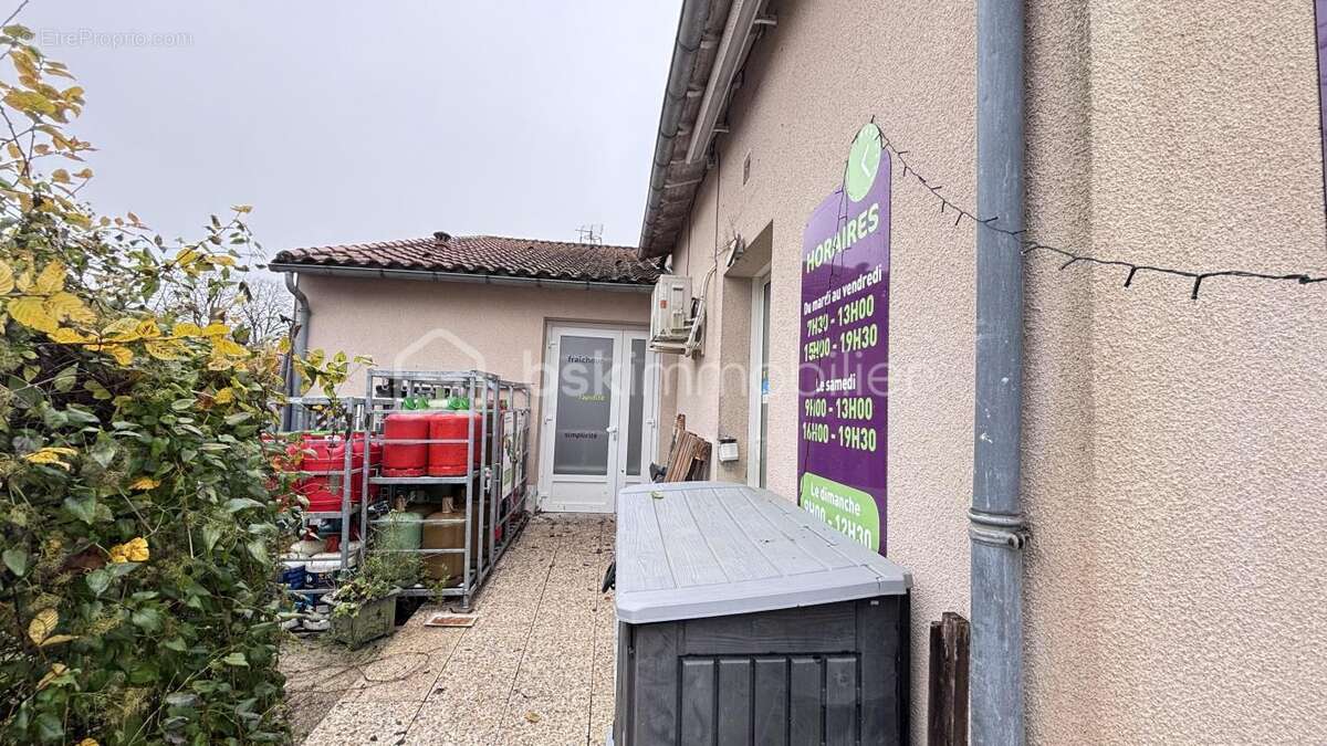 Commerce à SAINT-GEORGES-DE-NOISNE