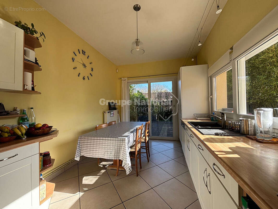 Versailles / Montreuil MAISON 6 pièce(s) 110 m2 avec jardin - photo 7