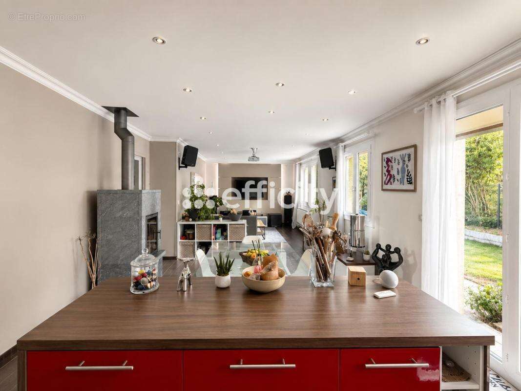 Maison 106 m² à Igny  - photo 7