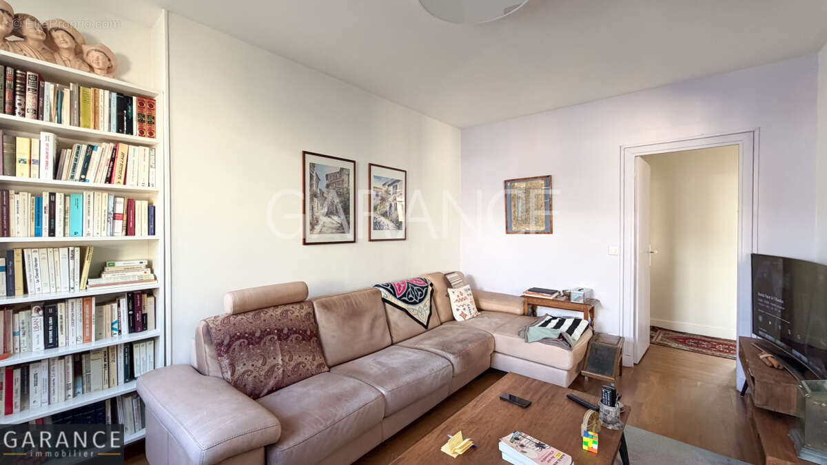 Appartement à PARIS-14E