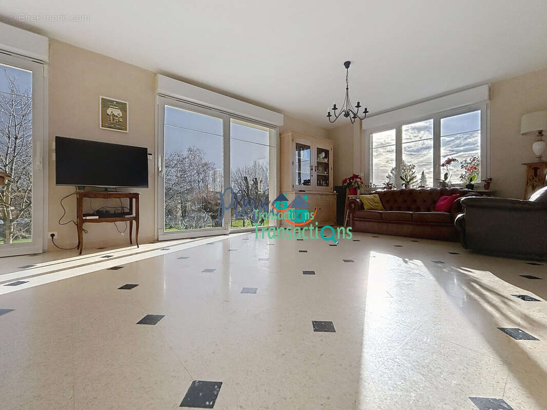 Maison à SAINT-ROMAIN-DE-COLBOSC