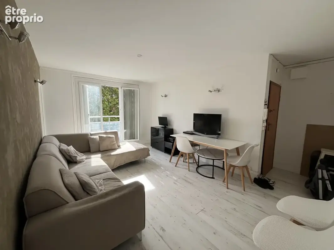 Nouveauté GAGNY RER E - Résidence ROMANIN- F3 47,30 m2 avec cave - DPE C - photo 2