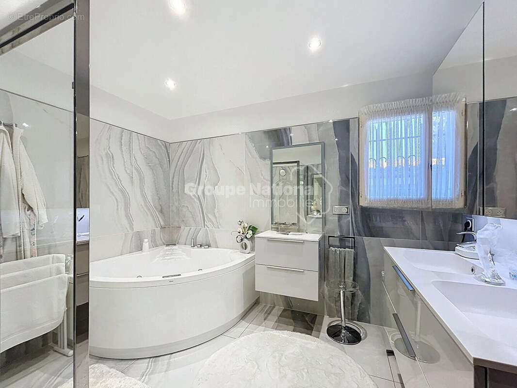 Maison à ROCHEFORT-DU-GARD