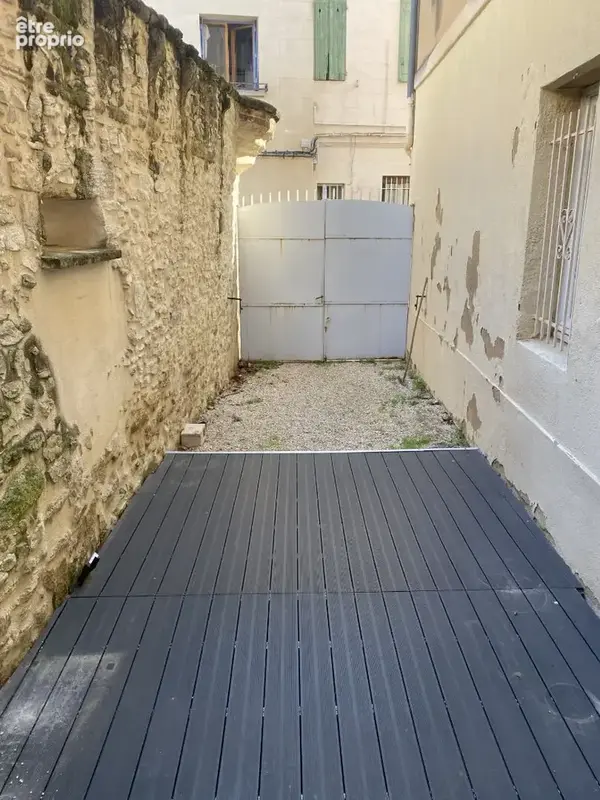 AVIGNON T3 intra muros avec grande cour privative au calme - photo 2