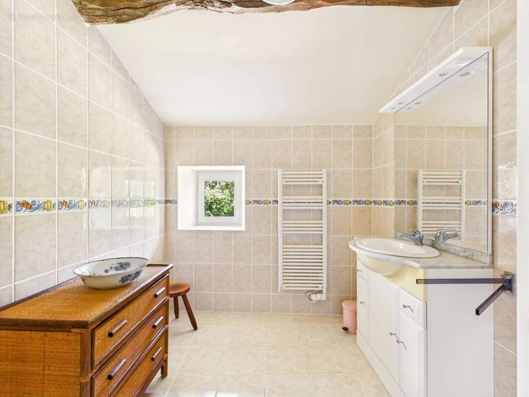 Maison à CHEF-BOUTONNE